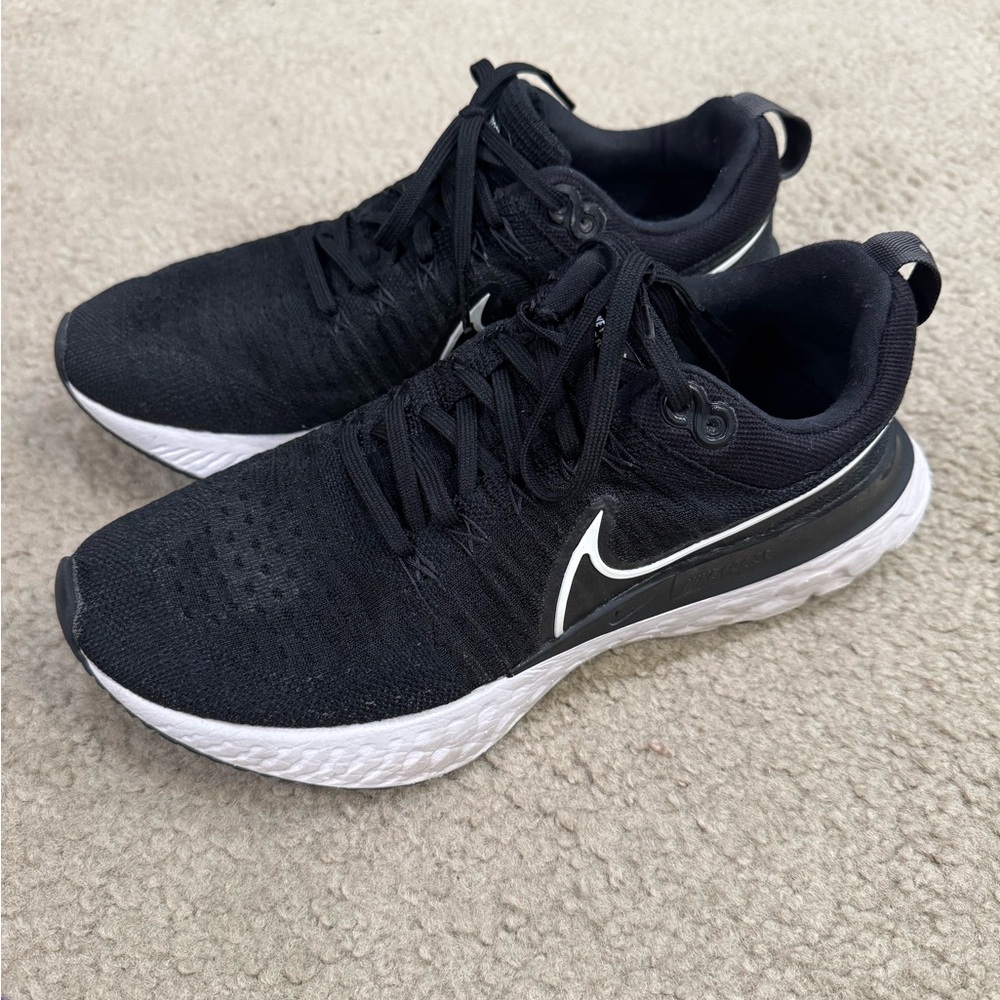 Nike React Infinity Flyknit in Black & White